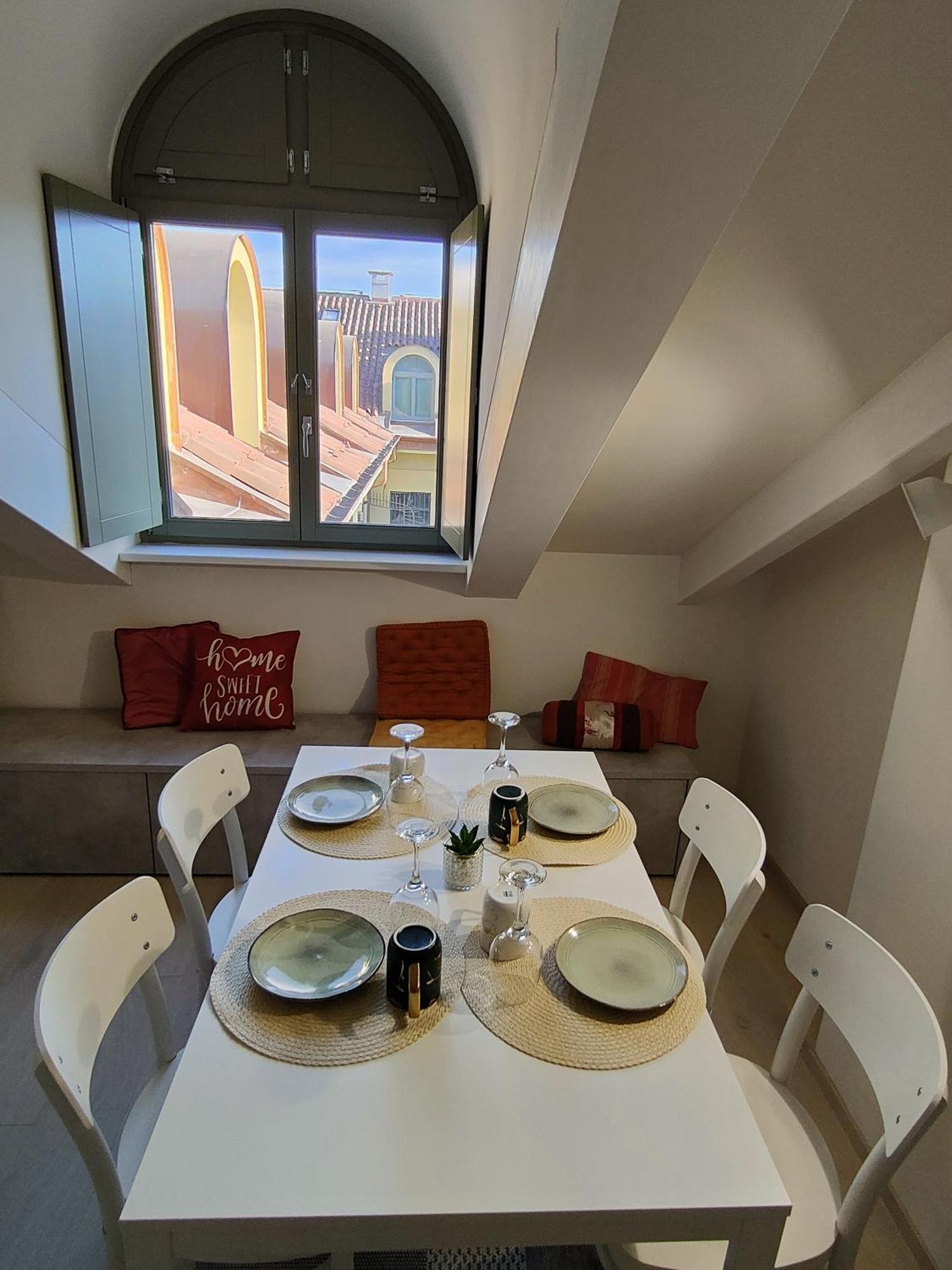 Ferienwohnung Mansarda Luxury: Lagrange Centro Turin Exterior foto